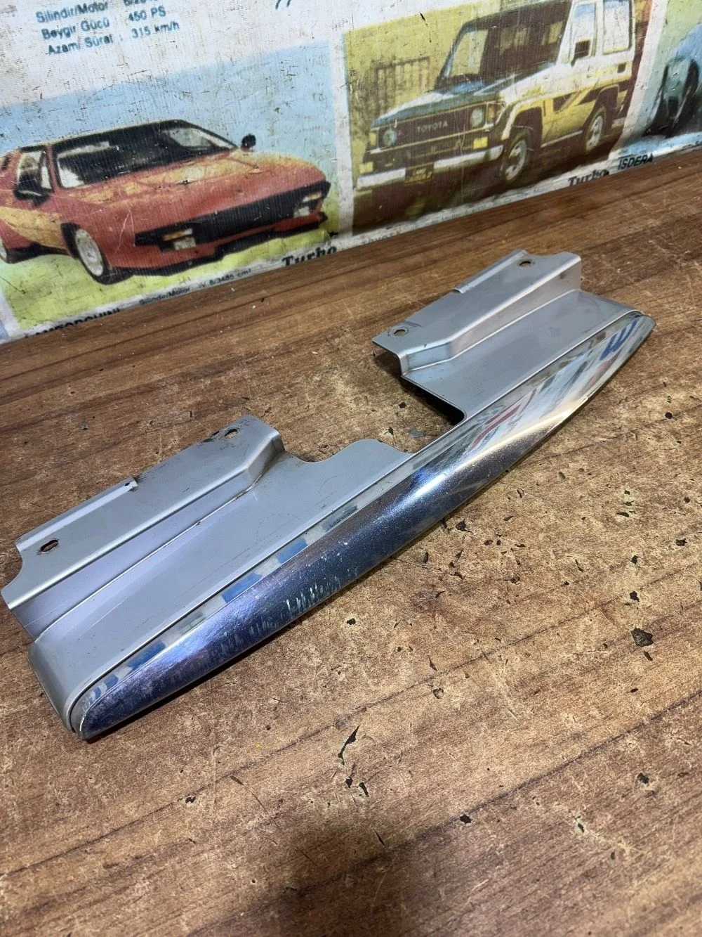 Молдинг решетки радиатора Хендай Элантра HD