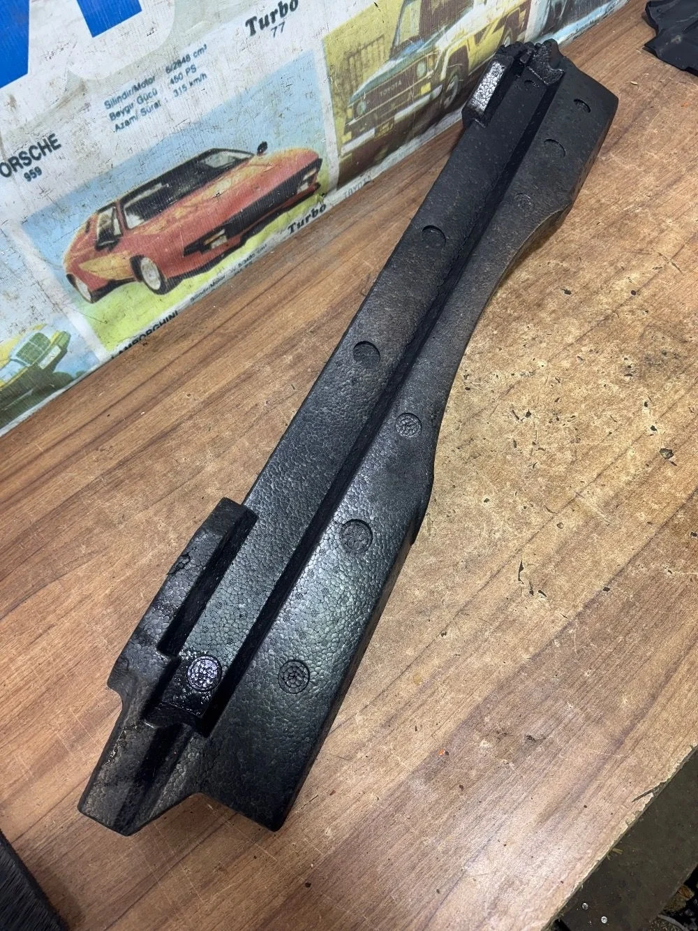 Абсорбер заднего бампера Субару Трибека B9