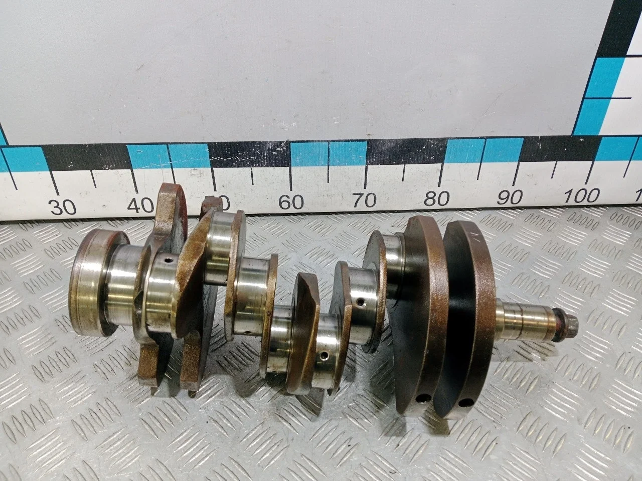 [ЧАСТЬ Б/У] Низ двигателя 3.0 TDI Land Rover 306DT - Только коленвал [Код: 00542139 ]