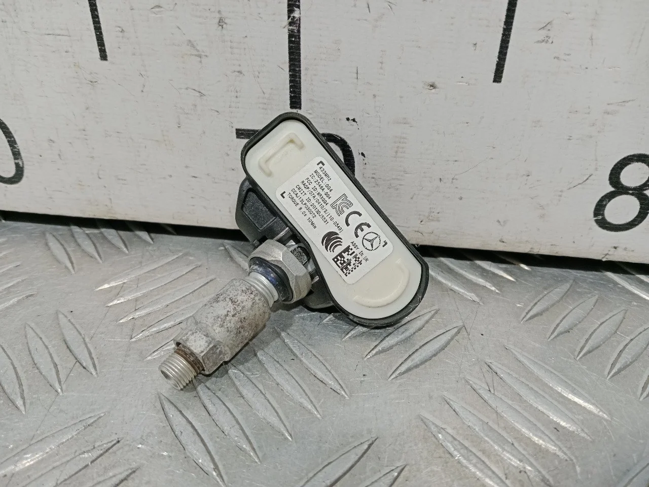 [Б/У] Датчик давления в шине TPMS Mercedes [Код: 00576080 ]