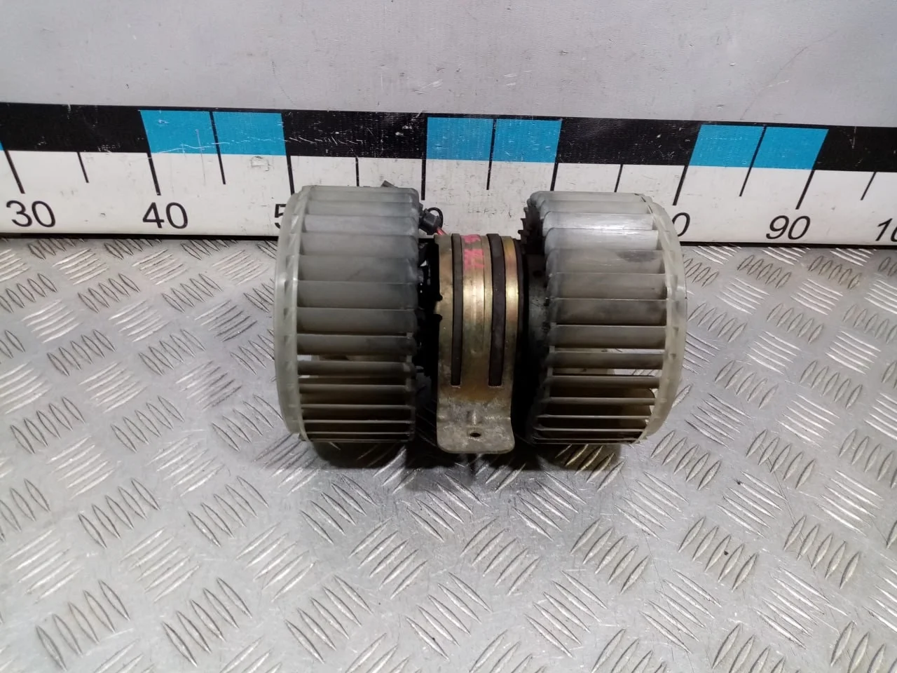 [Б/У] Моторчик печки [Код: 00575213 ]