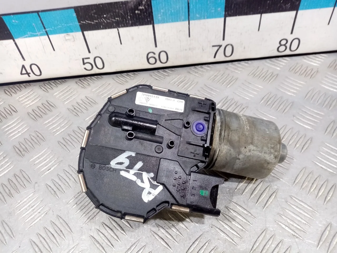 [Б/У] Моторчик стеклоочистителя передний - (Состояние: незначительный скол на фишке) [Код: 00572419 ]