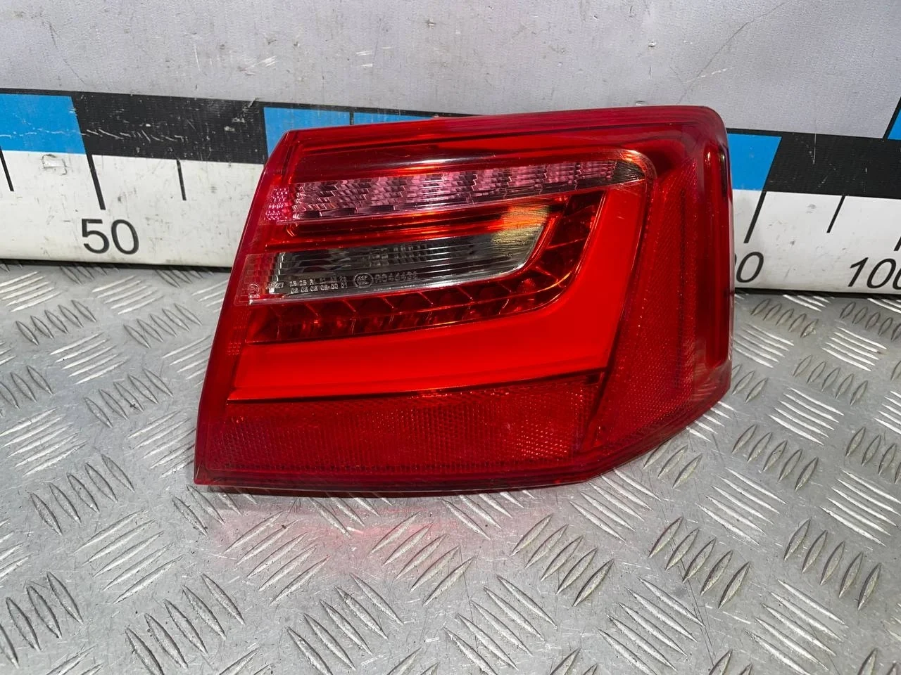 [Б/У] Фонарь задний правый светодиодный [Код: 00574941 ]