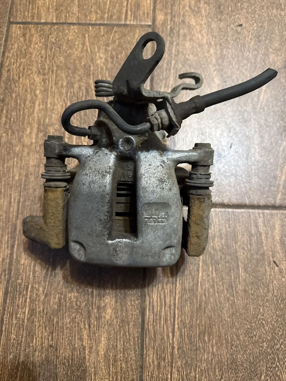 Суппорт тормозной задний левый Volkswagen Jetta V (2005—2011)