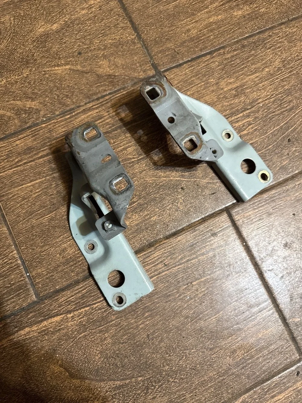 Петля капота Nissan Almera Classic I (2006—2013)