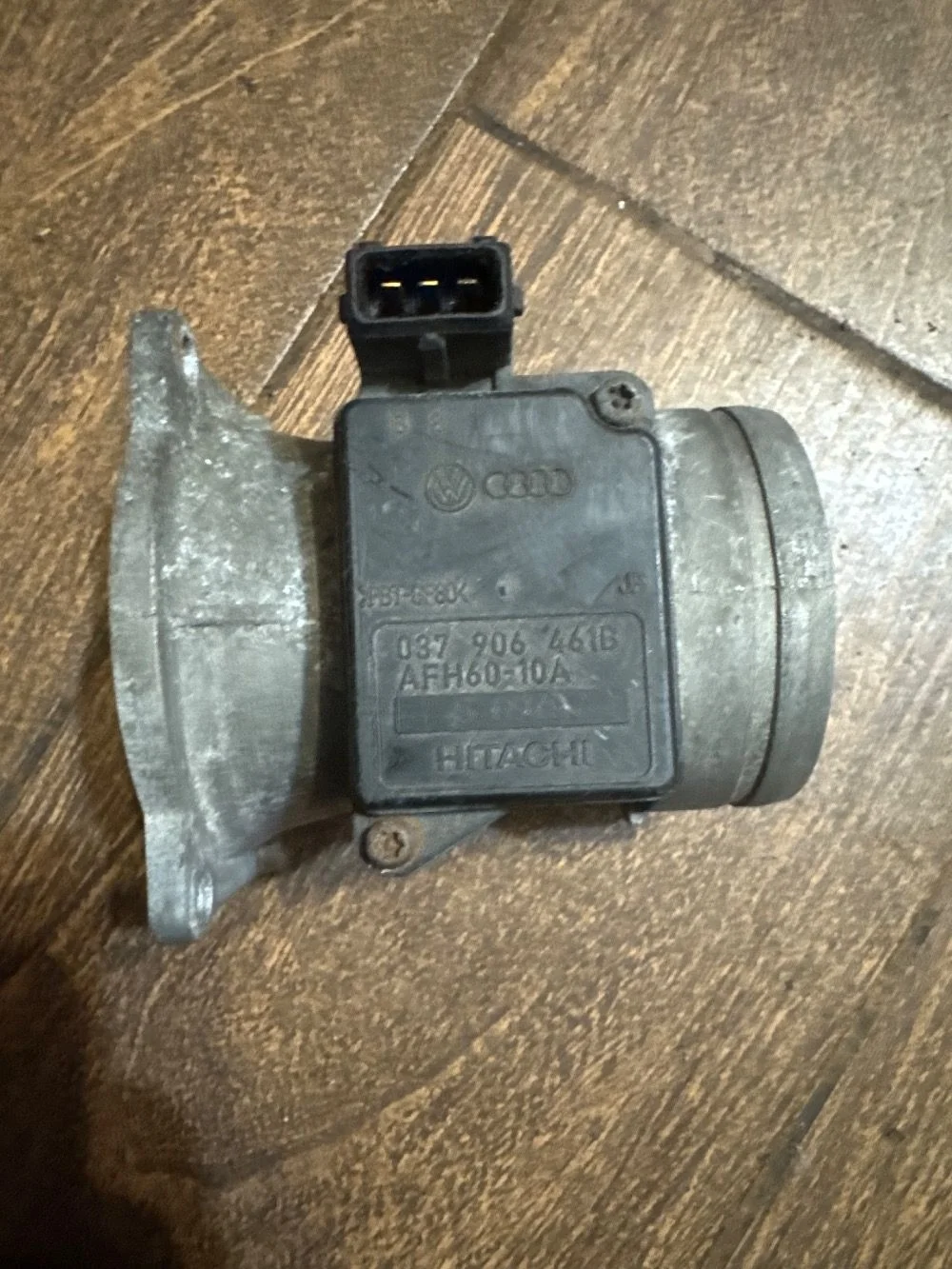 Датчик ДМРВ (расходомер) Volkswagen Passat B5 (1996—2001)