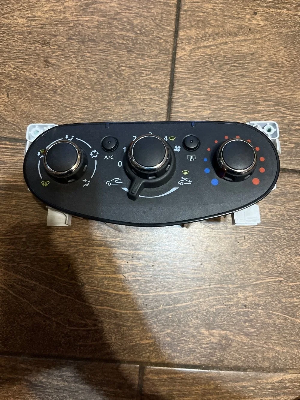 Блок управления печкой Renault Logan II (2012—2018)