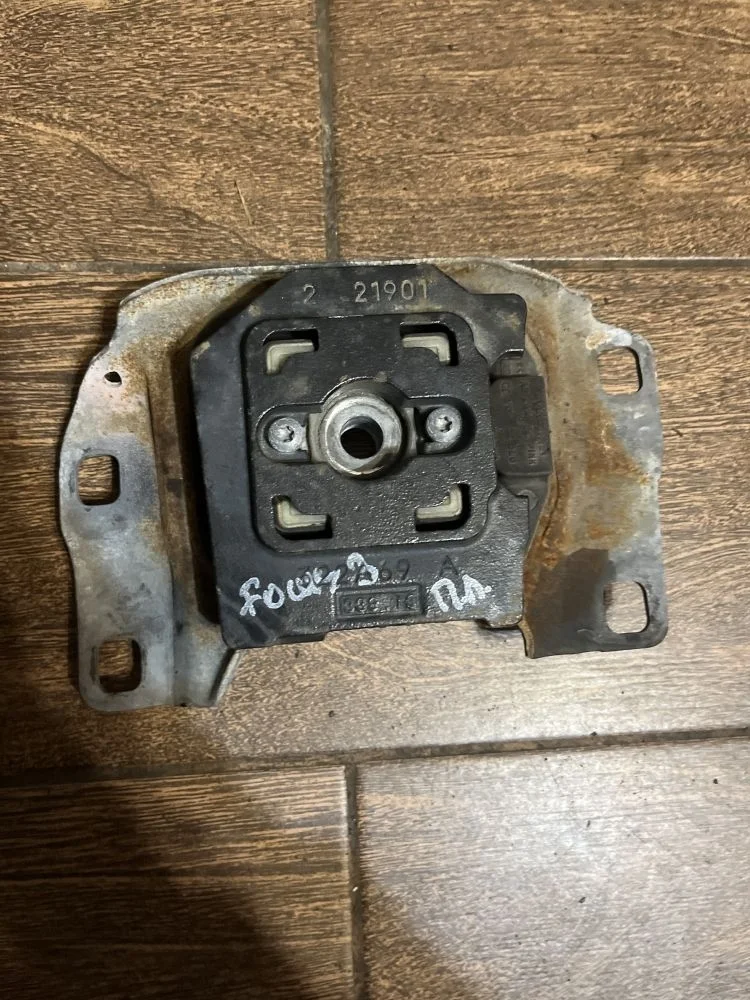 Опора КПП Ford Focus III (2011—2015)