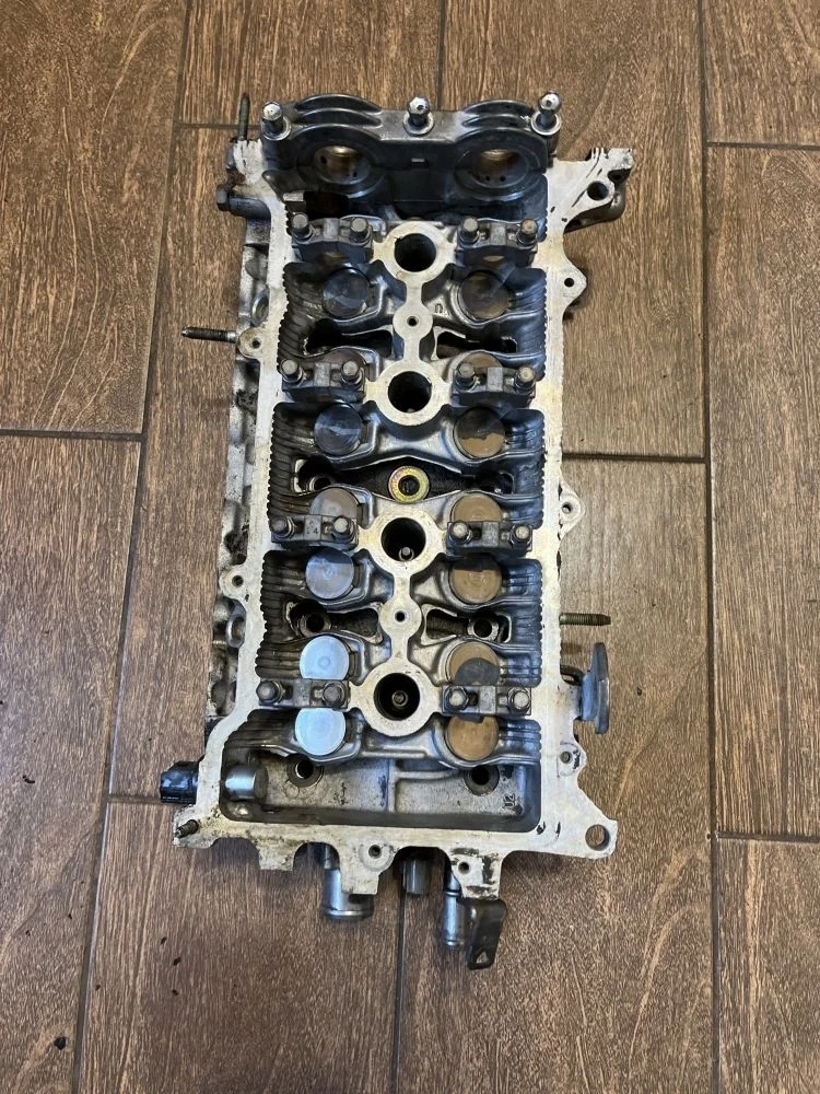 Головка блока цилиндров Toyota Avensis T250 (2003—2006)