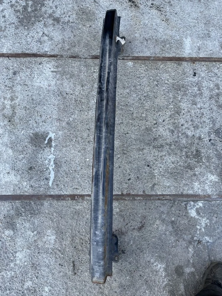 Усилитель заднего бампера Volkswagen Jetta V (2005—2011)