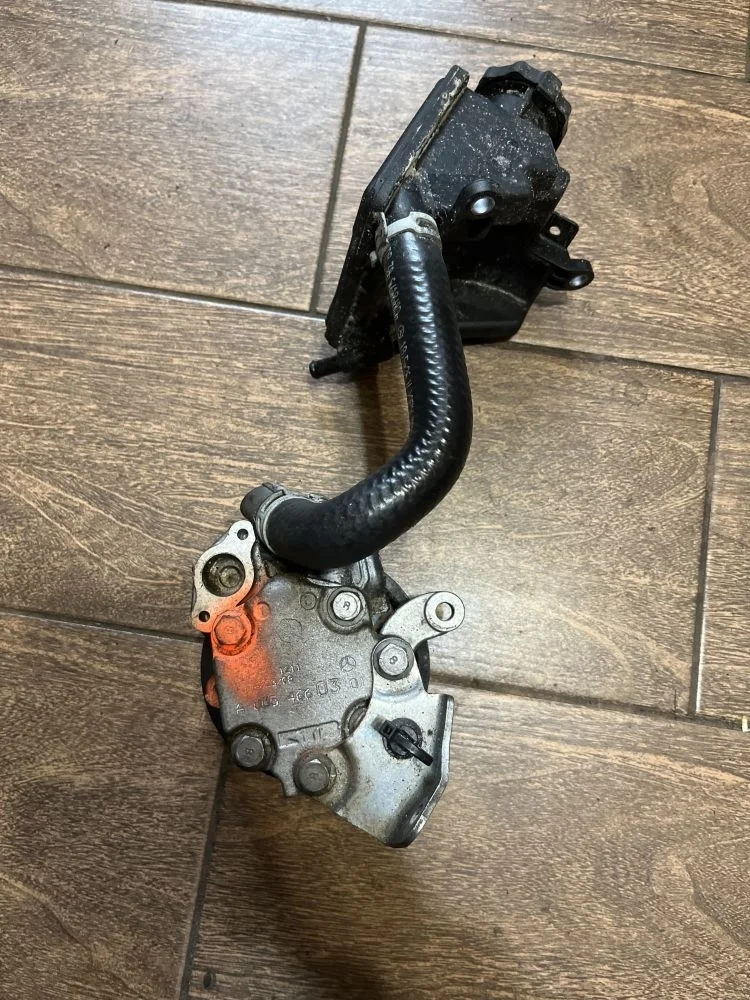 Насос ГУР Mercedes-Benz S-класс W221 (2005—2009)