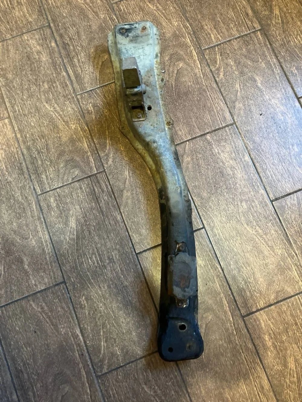 Подрамник передний Toyota Picnic I (1996—2001)