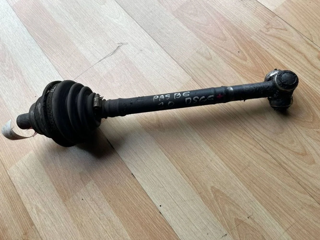 Привод передний левый Volkswagen Passat B6 (2005—2010)