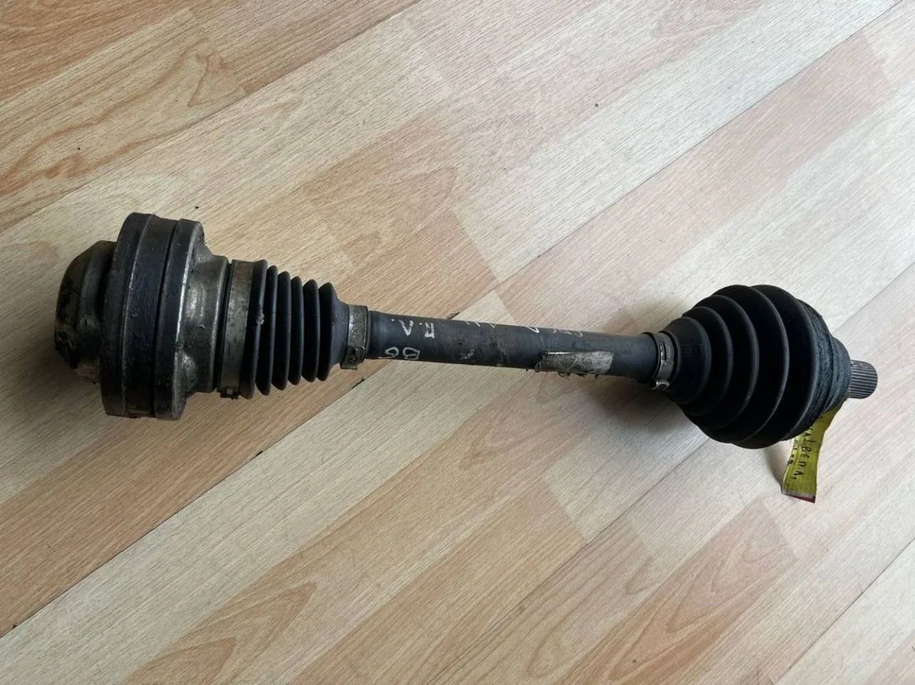 Привод передний левый Volkswagen Passat B6 (2005—2010)