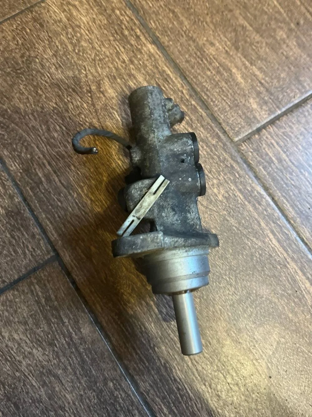 Цилиндр тормозной главный Volkswagen Jetta V (2005—2011)