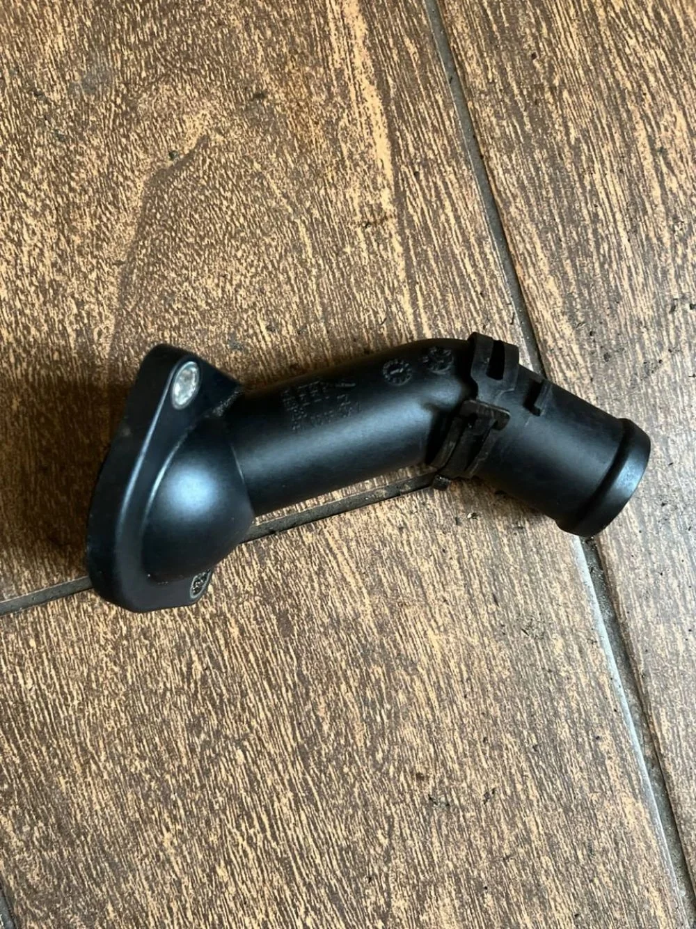 Фланец системы охлаждения Volkswagen Jetta V (2005—2011)