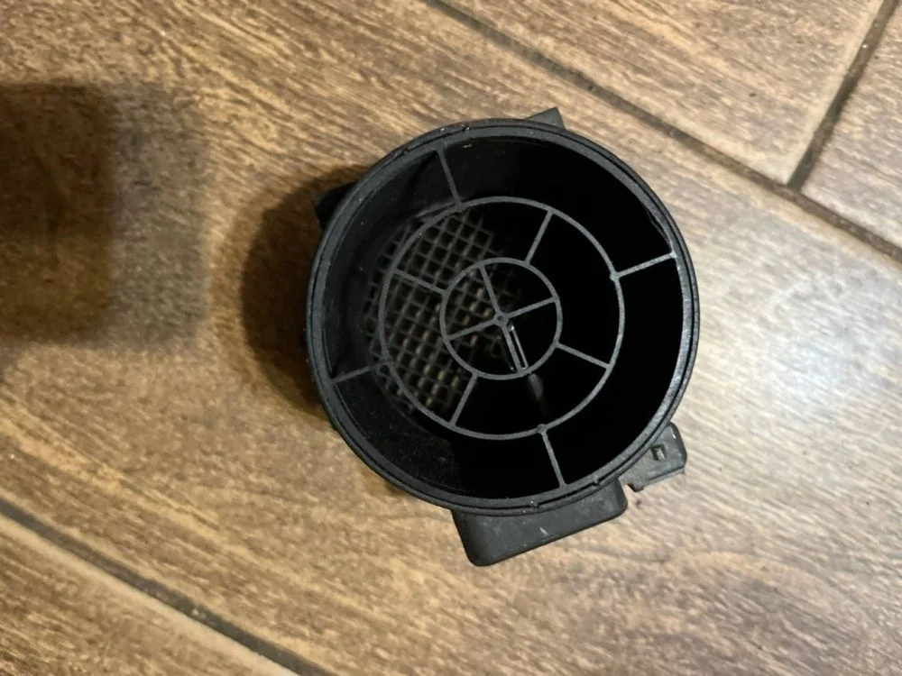 Датчик массового расхода воздуха Hyundai Santa Fe I (2000—2012)