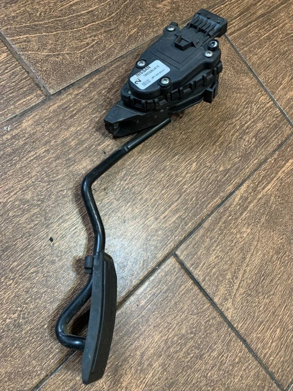 Педаль газа Nissan Almera N16 (2000—2003)