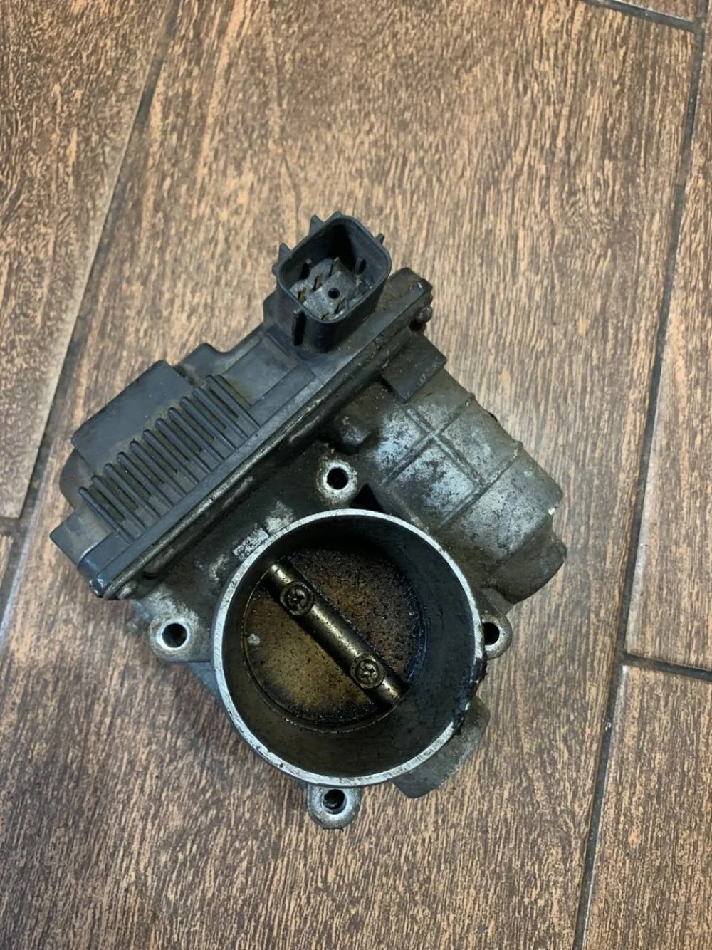 Дроссельная заслонка Nissan Almera N16 (2000—2003)