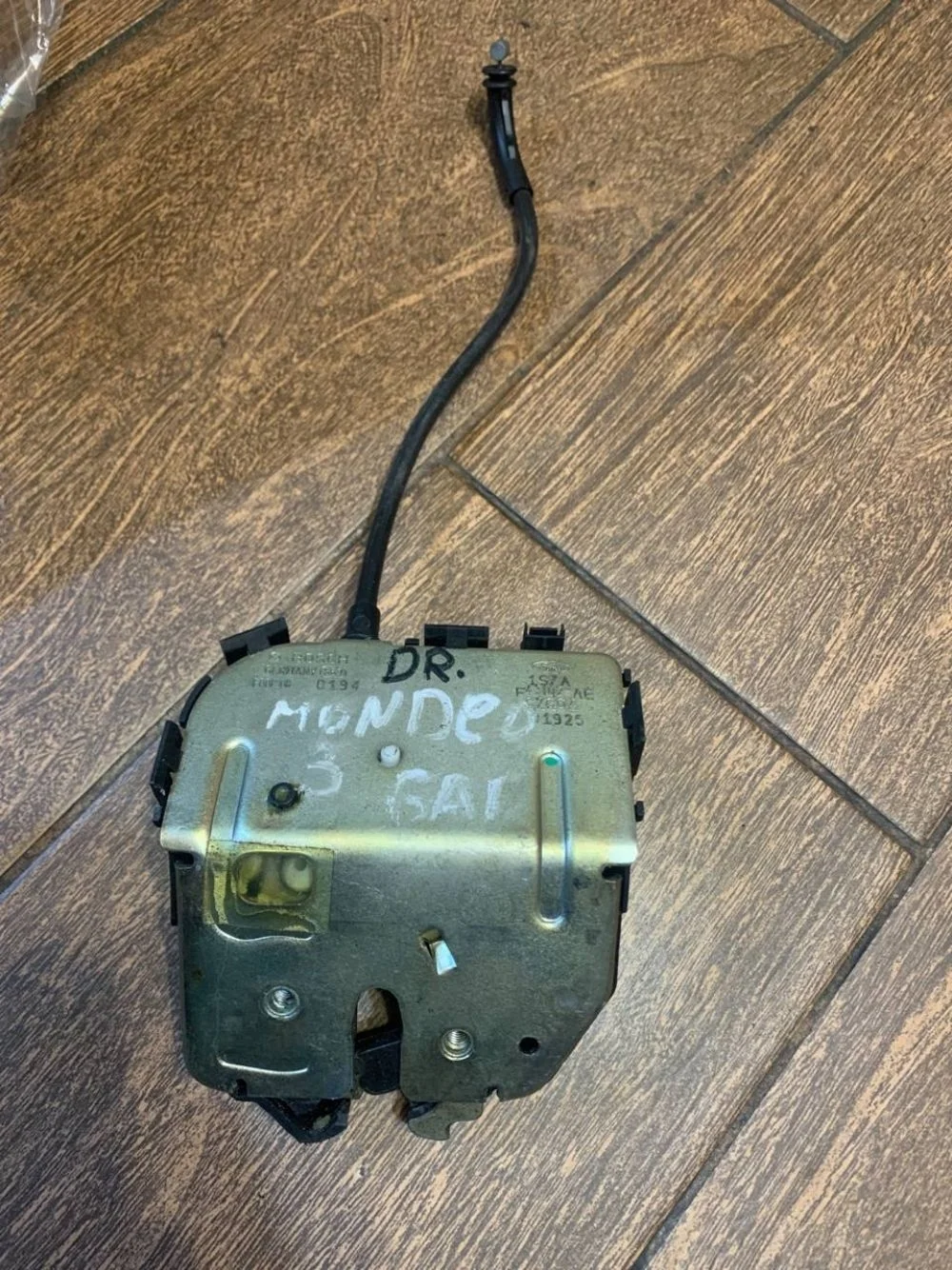 Замок багажника Ford Mondeo III (2000—2003)