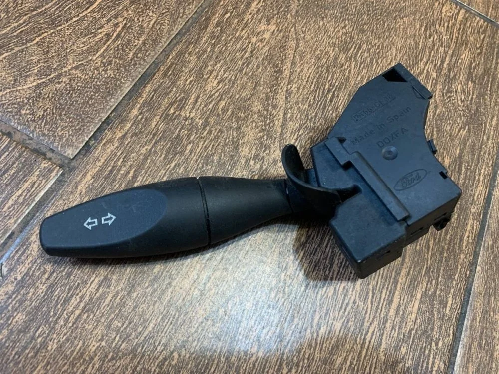 Переключатель поворотов подрулевой Ford Mondeo III (2000—2003)