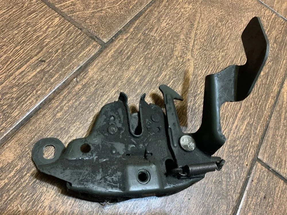 Замок капота Nissan Almera G15 (2012—2018)