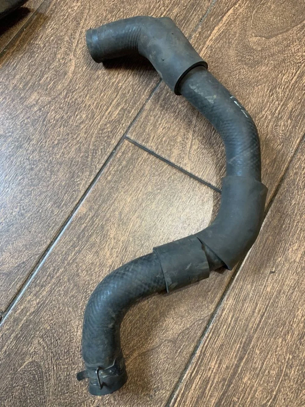 Патрубок радиатора Toyota Avensis T220 рестайлинг (2000—2003)