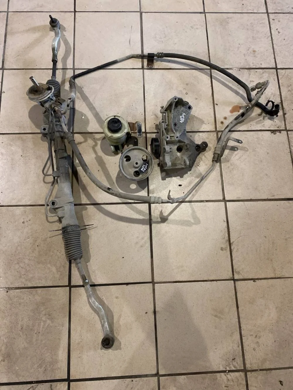 Кронштейн ГУР Renault Logan I (2004—2009)