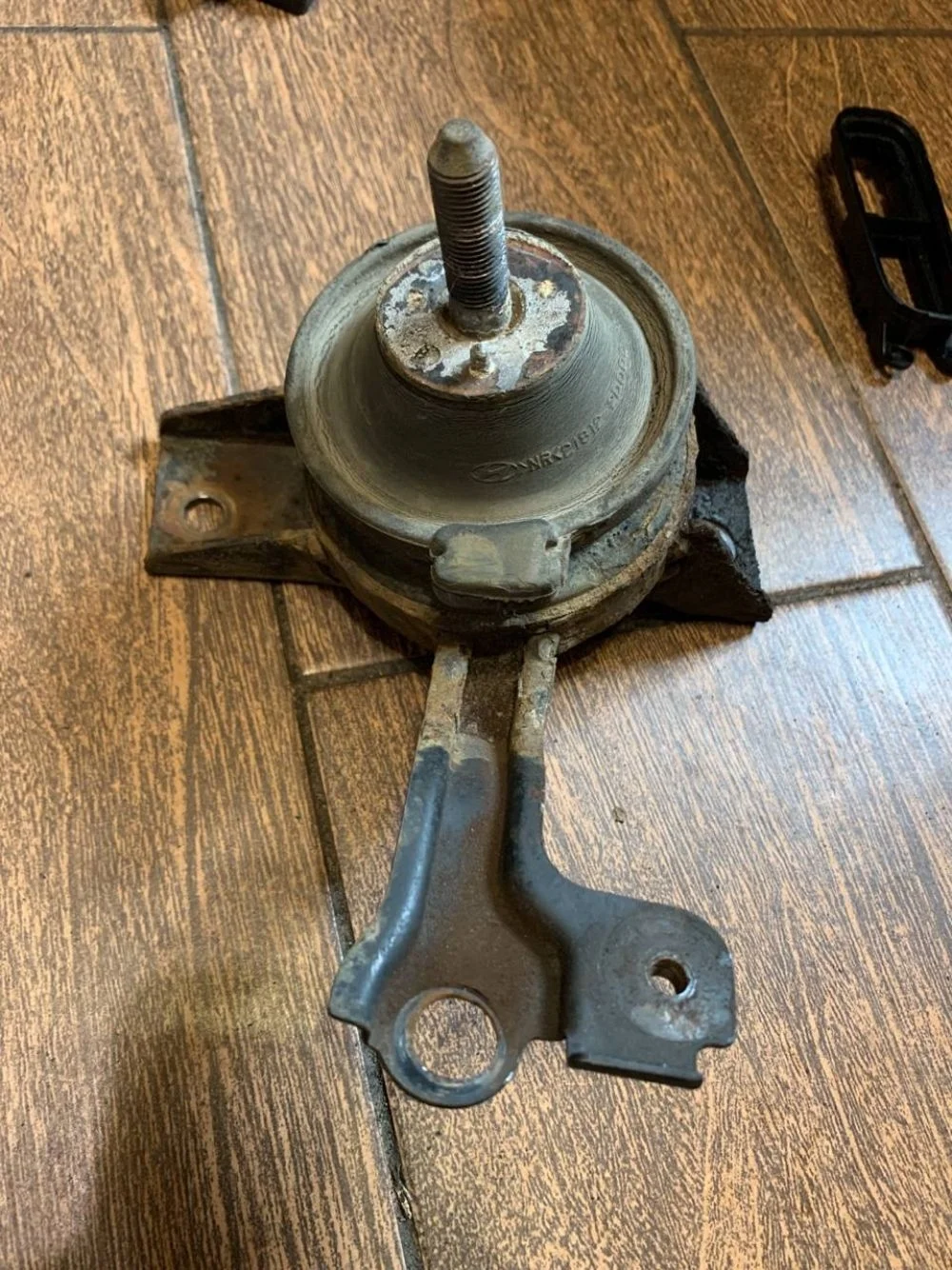 Опора двигателя правая Hyundai Elantra III (2000—2003)