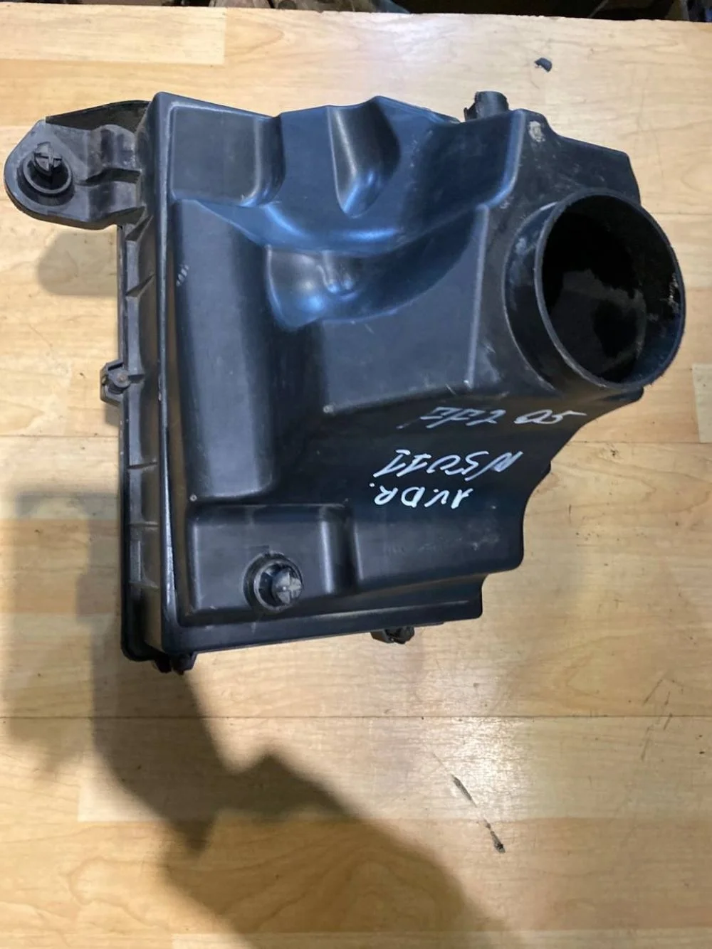 Корпус воздушного фильтра Ford Focus II (2005—2008)