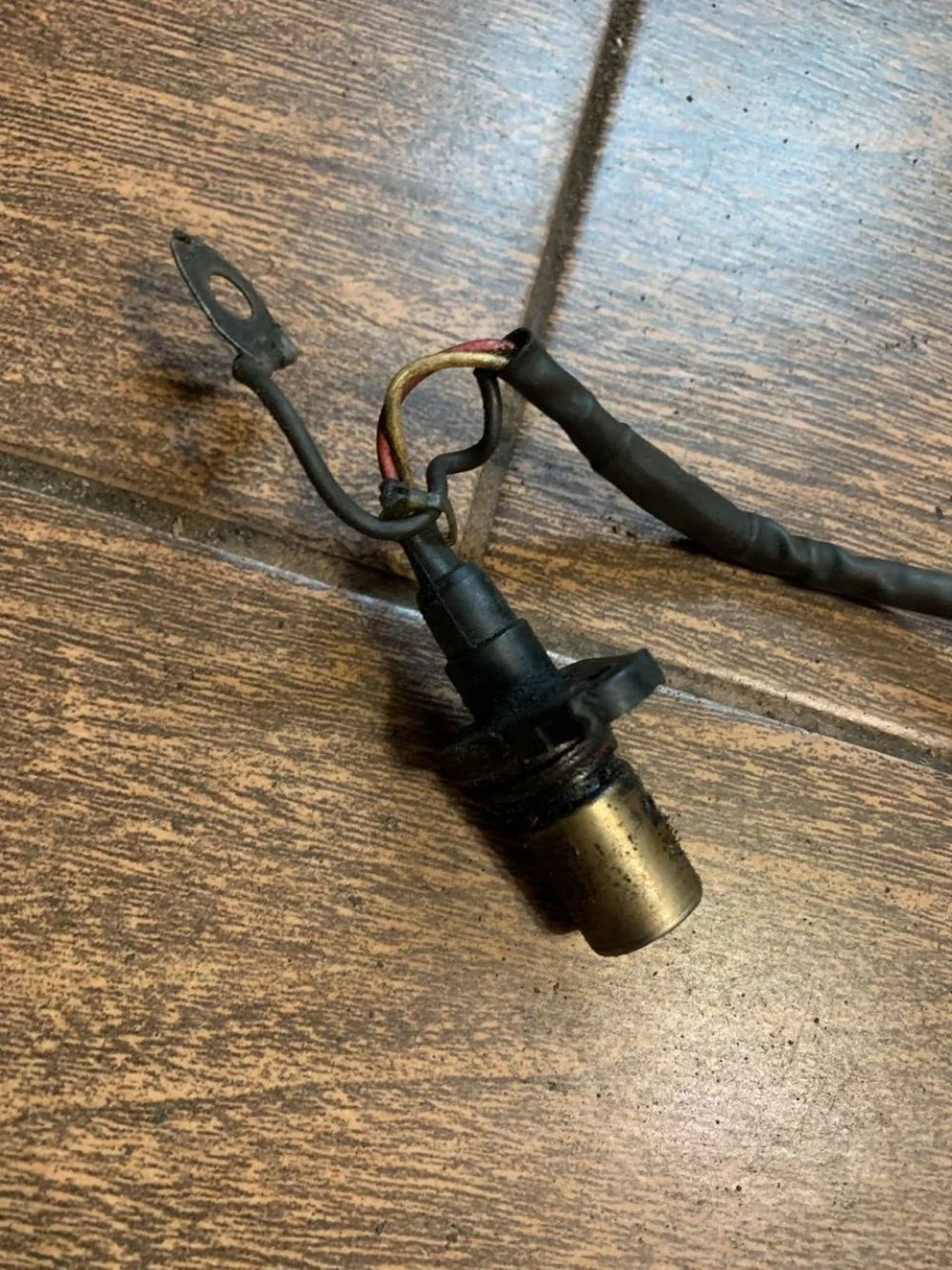 Датчик положения коленвала Toyota Avensis T220 рестайлинг (2000—2003)