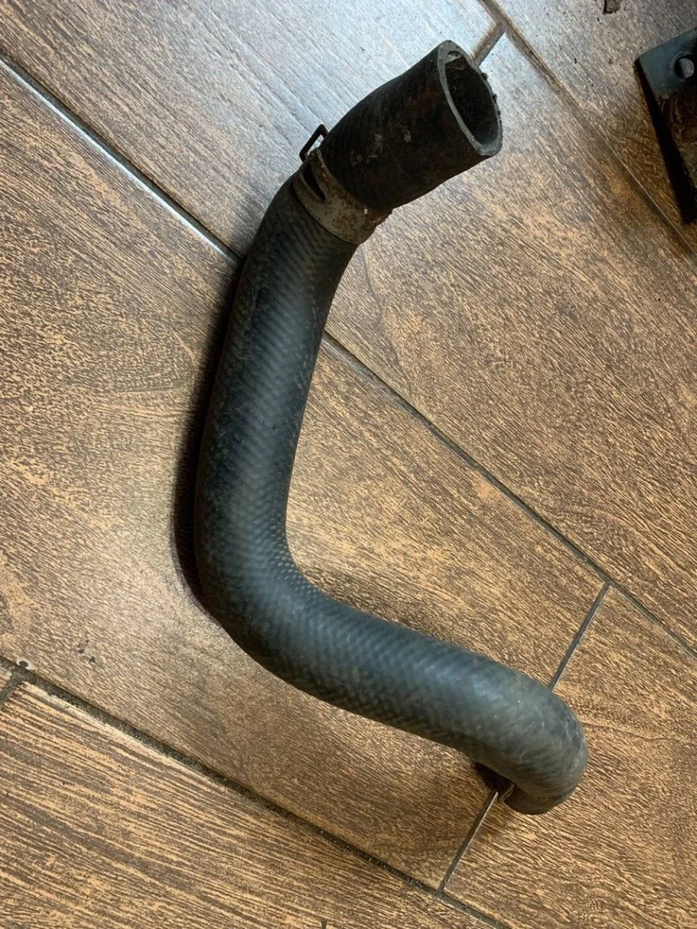 Патрубок Toyota Avensis T220 (1997—2000)