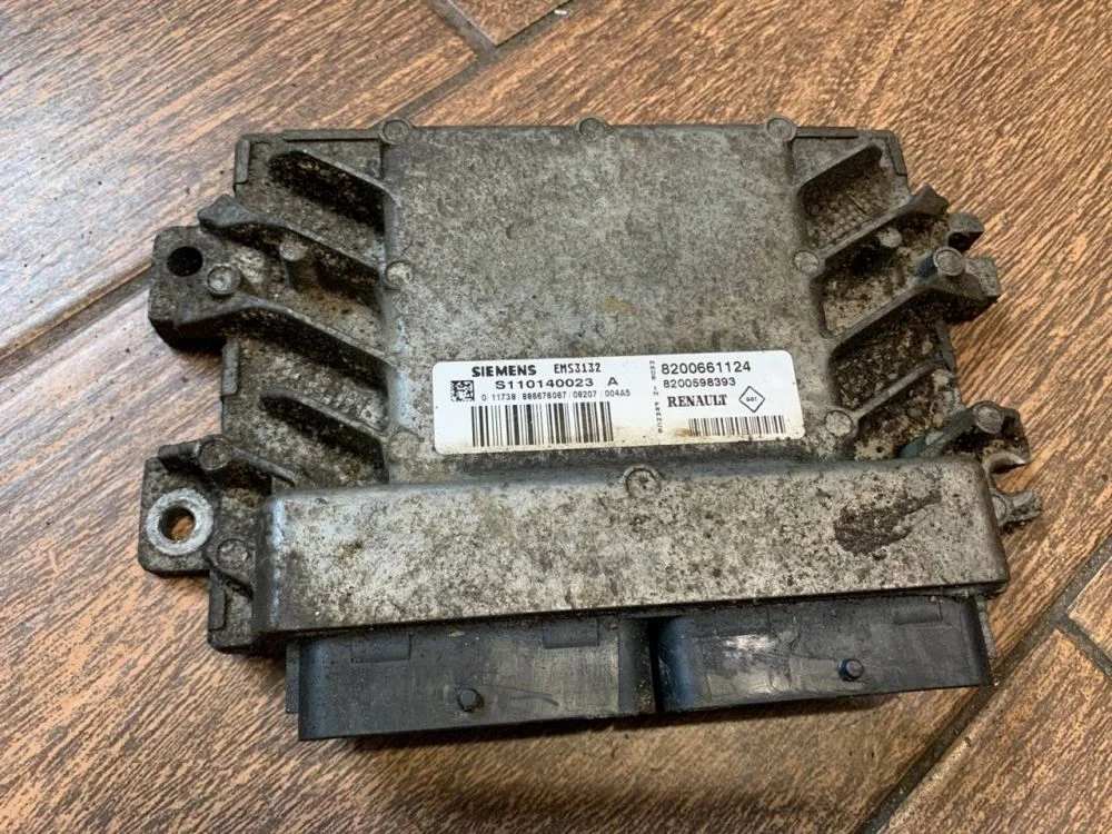 Эбу Renault Logan I (2004—2009)