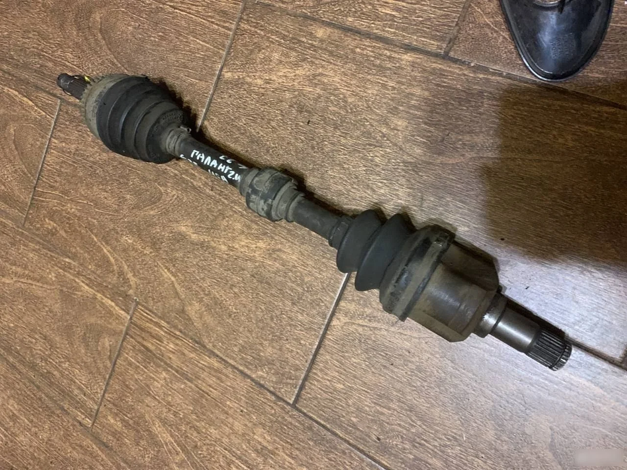 Полуось передняя левая Mitsubishi Galant VIII рестайлинг (1998—2006)