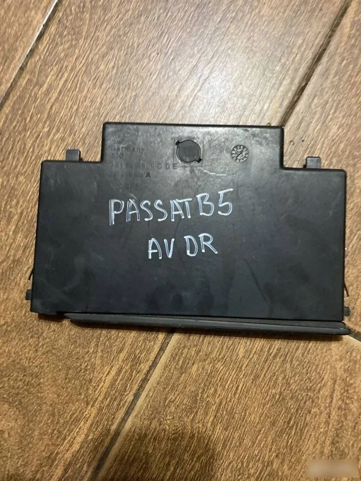 Подстаканник Volkswagen Passat B5 (1996—2001)