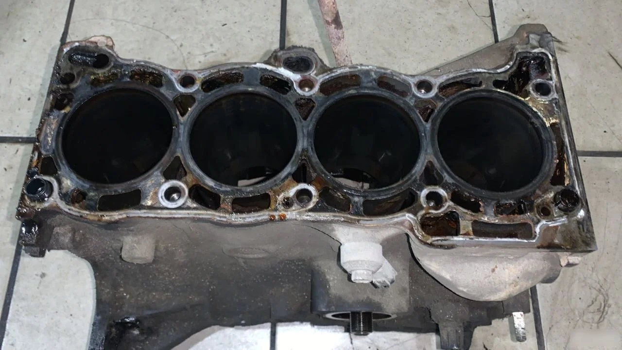 Блок цилиндров Nissan Sunny B15 (1998—2004)