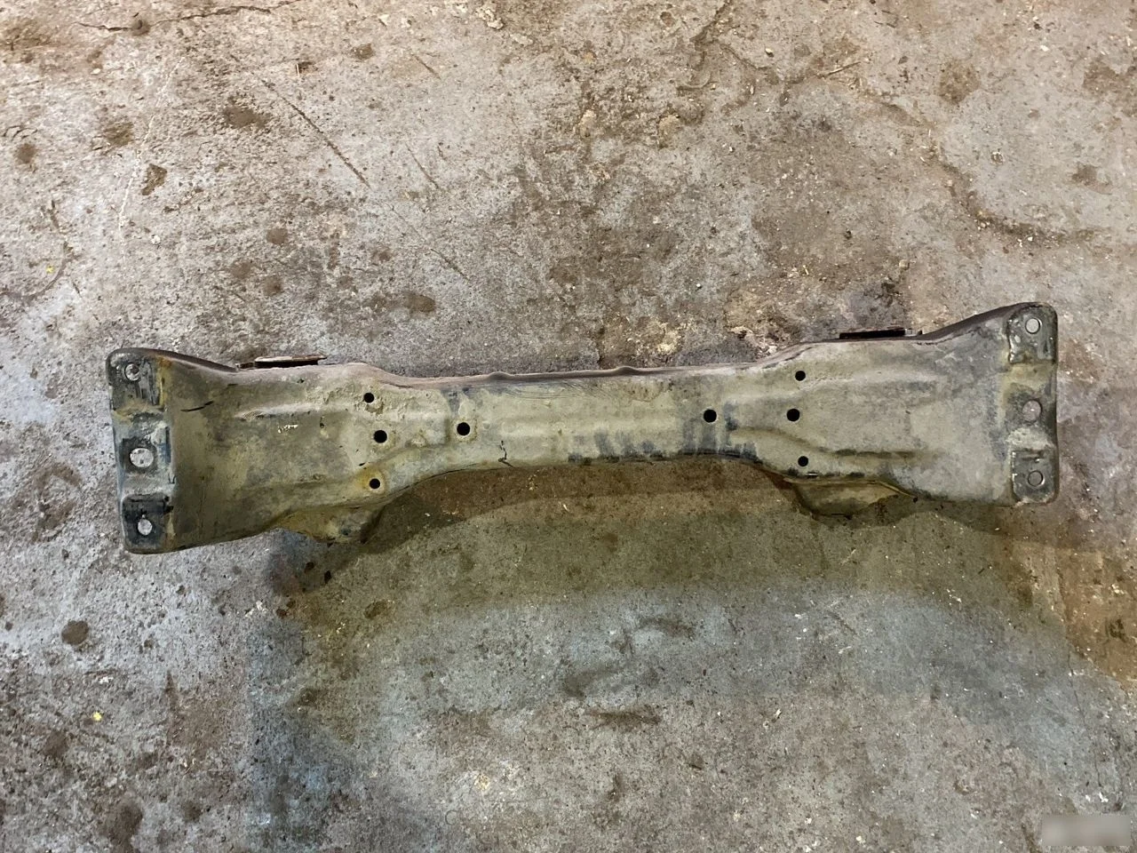 Подрамник задний Hyundai Sonata IV рестайлинг (2001—2012)