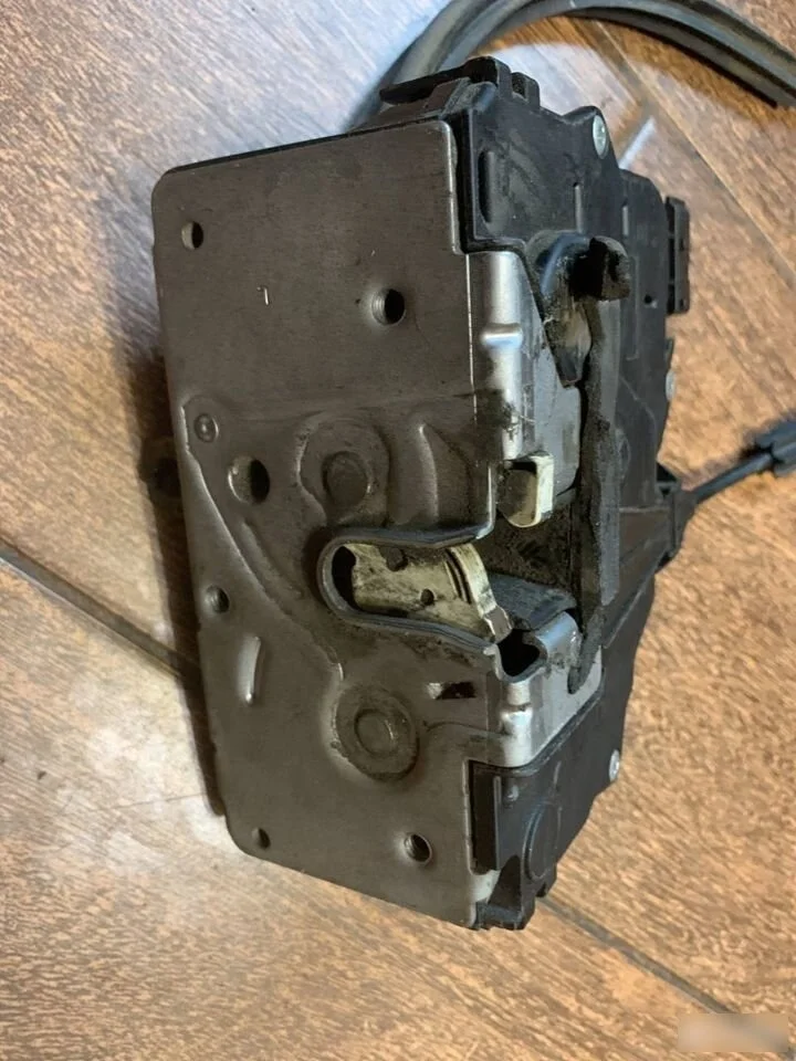 Замок двери передней левой Peugeot Boxer II (2006—2014)