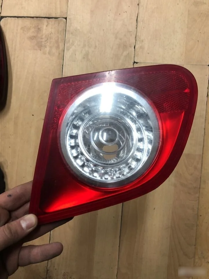 Фонарь задний правый Volkswagen Passat B6 (2005—2010)