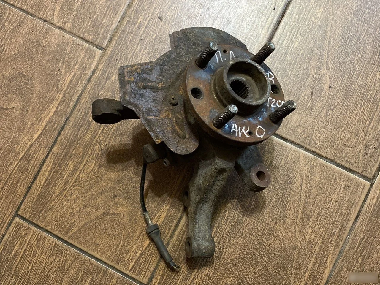 Поворотный кулак Chevrolet Aveo I (2003—2008)