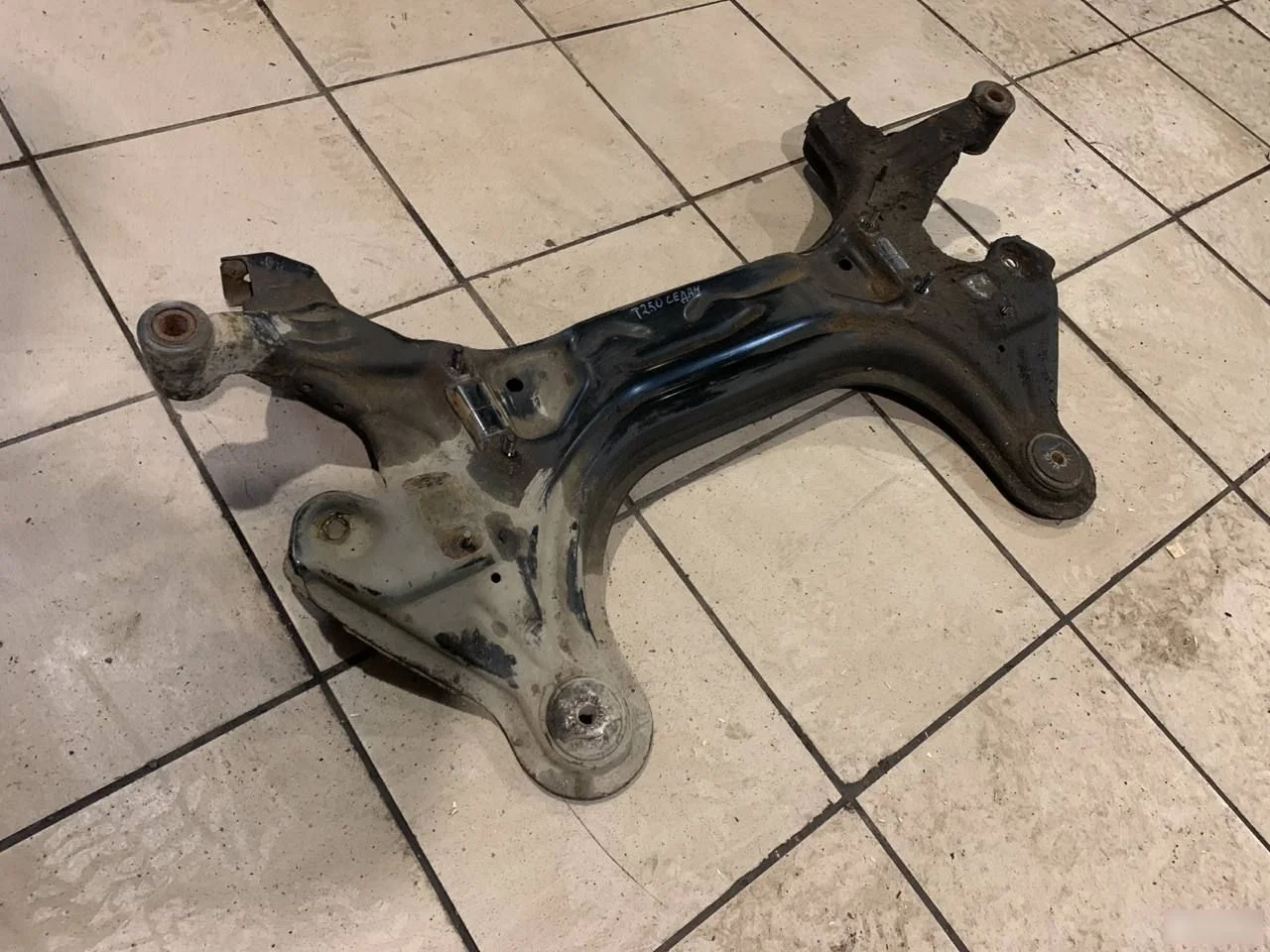 Подрамник передний Chevrolet Aveo I (2003—2008)