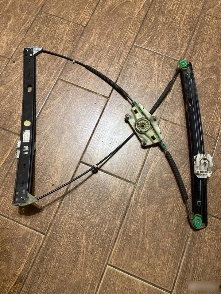 Стеклоподъемник электр. передний левый Audi Q7 4L (2005—2009)