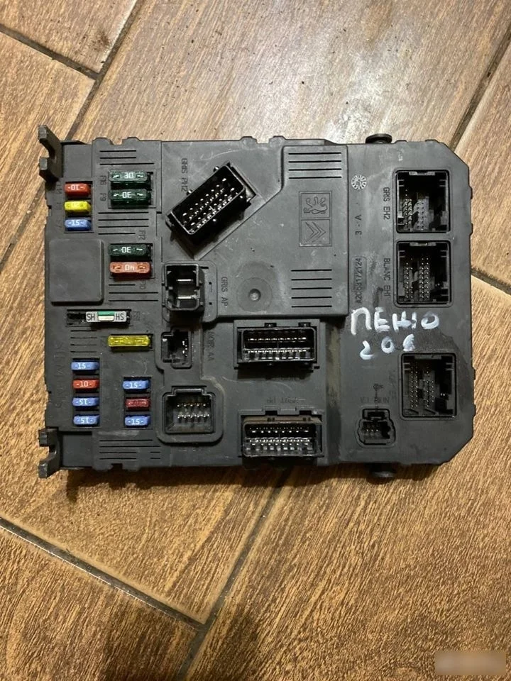 Блок предохранителей Peugeot 206 I (1998—2012)