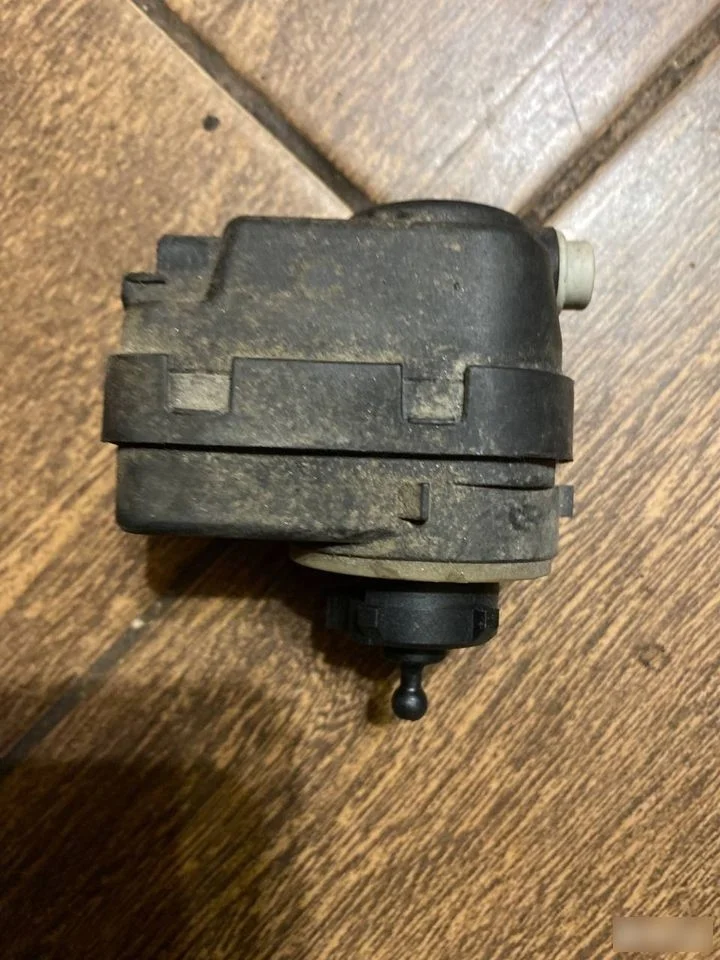 Корректор фары Peugeot 206 I (1998—2012)