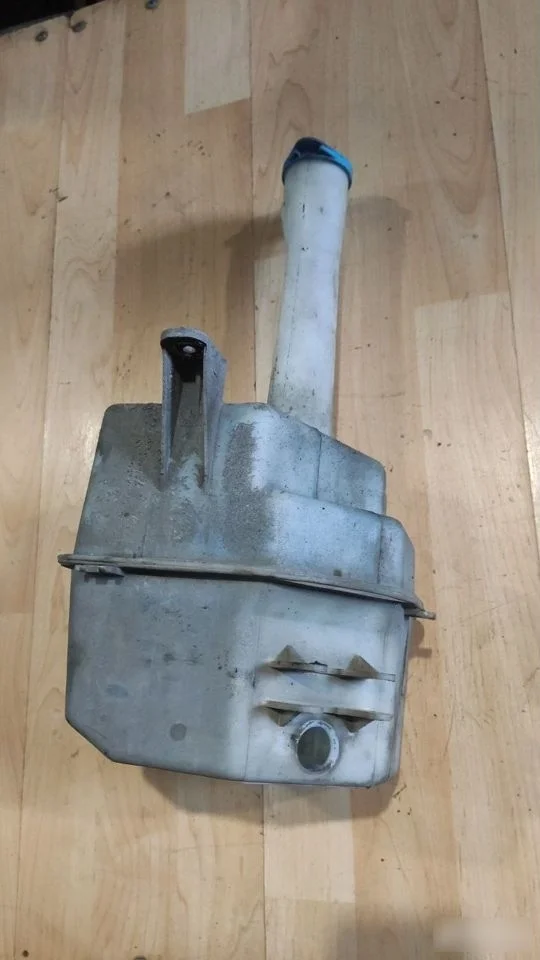 Бачок омывателя Hyundai Elantra III (2000—2003)