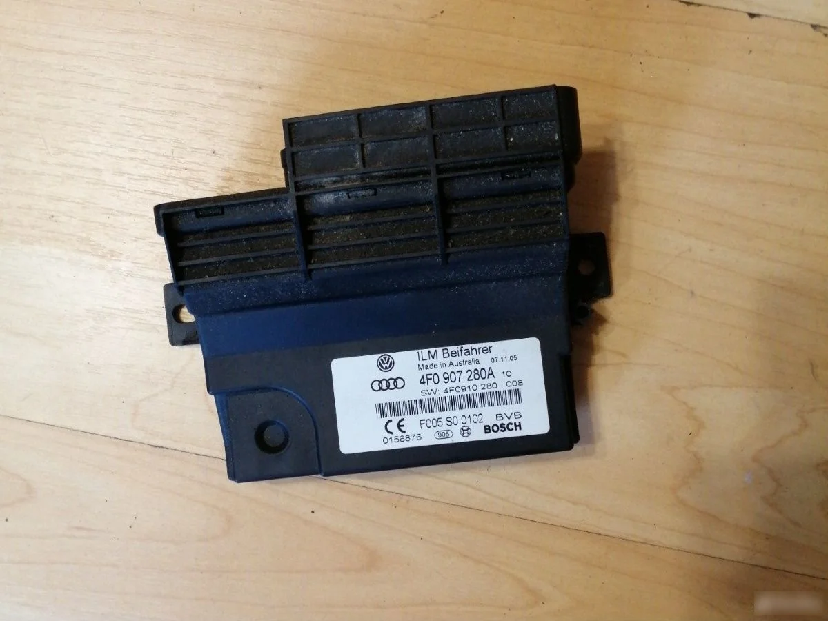 Блок управления бортовой сети Audi Q7 4L (2005—2009)