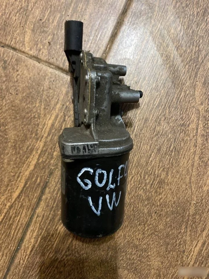 Моторчик стеклоочистителя передний Volkswagen Golf Mk4 (1997—2006)