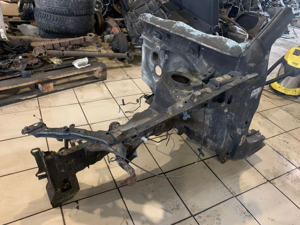 Четверть передняя левая Toyota Corolla X (2006—2010)