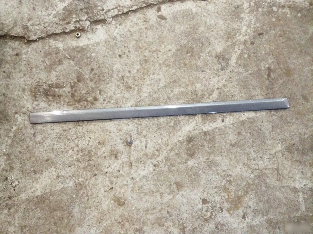 Молдинг передней левой двери Skoda Octavia II рестайлинг (2008—2013)