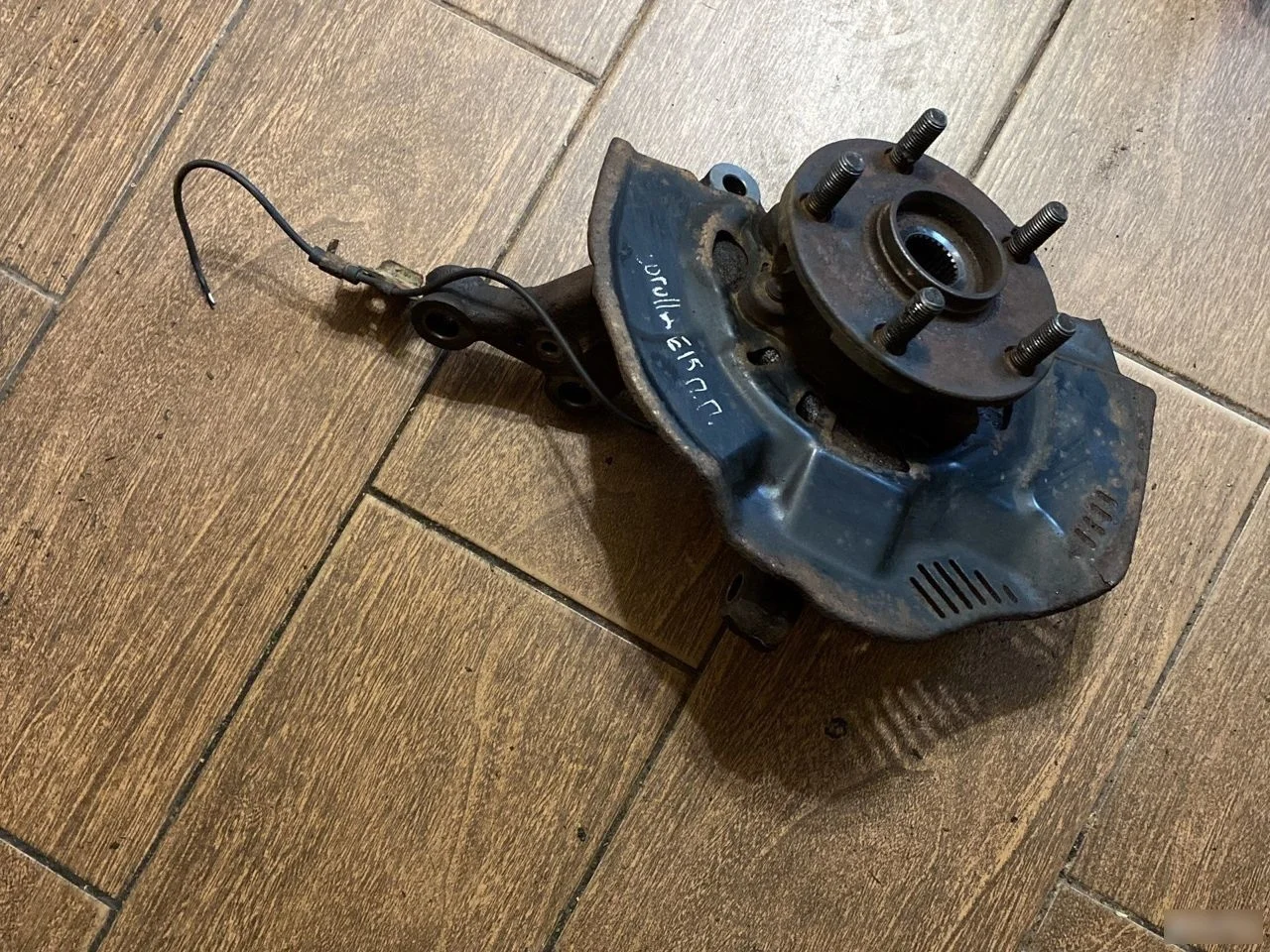 Кулак поворотный передний правый Toyota Corolla X (2006—2010)